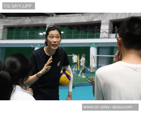 排面拉满！朱婷爆砍26分累得躺在地上歇息，云南队姑娘排队找她合影